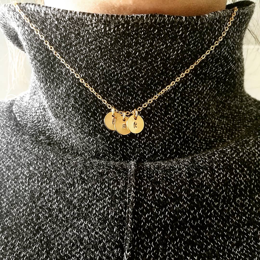 initialen ketting - gouden initialen ketting van lux & luz - gepersonaliseerde sieraden