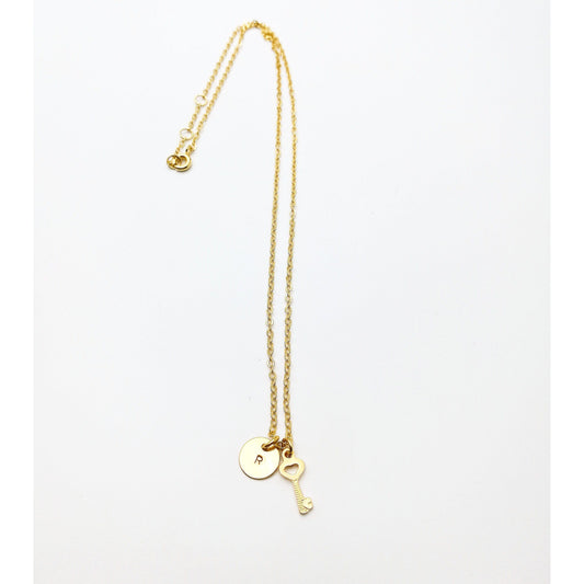 sleutel en initiaal ketting